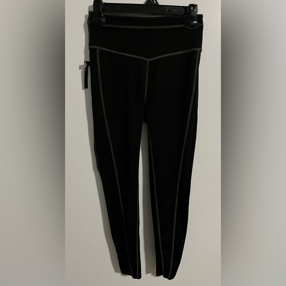 BNWOT Free People Beat the Heat Reversible Leggings - Picture 9 of 9